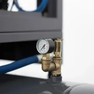 Винтов компресор с изсушител CORMAK LUFT 700 COMPACT 650L/min 5.5kW