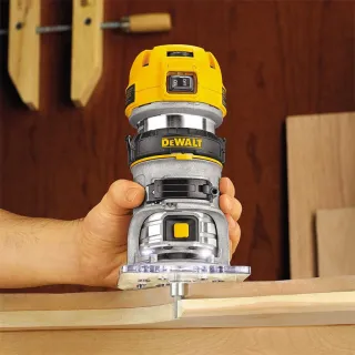 Оберфреза комбинирана DeWALT D26204K, 900 W