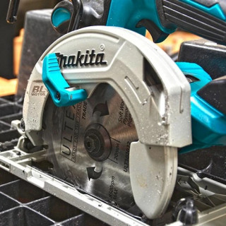 Акумулаторен ръчен циркуляр Makita DHS680Z 18.0 V