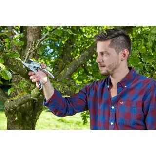 Градинска ножица с лостова система Gardena Comfort SmartCut
