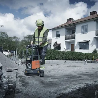 Виброплоча с кръгла плоча Husqvarna Construction LX 90 /3.6 kW/16kN