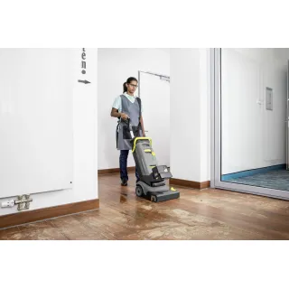 Акумулаторна машина за почистване на под Karcher BR 30/4 C Bp/ 36V