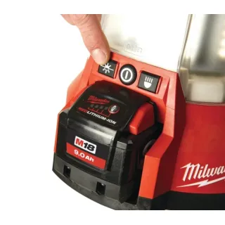 Акумулаторен фенер MIlwaukee M18ONESLSP-0/ 18V