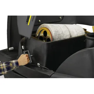 Седловa метачнa машинa Karcher KM 100/100 R Bp/ 24V/ 240Ah