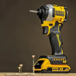 Комплект акумулаторни инструменти DeWALT DCK2052H2T/ 18V/ 2x5Ah