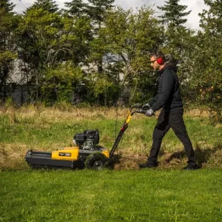 Бензинова самоходна косачка за висока трева TEXAS Multi Cut 580TG/ 6.1 к.с Бензинова самоходна косачка за висока трева TEXAS Multi Cut 580TG/ 6.1 к.с