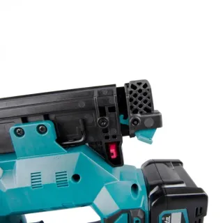 Акумулаторен такер Makita FN001GA201/ 40V/2x2.0Ah