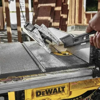 Настолен циркуляр DeWALT DWE7485-QS/ 1850W Настолен циркуляр DeWALT DWE7485-QS/ 1850W