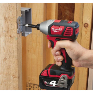 Акумулаторен импулсен винтоверт Milwaukee M18BID-402C