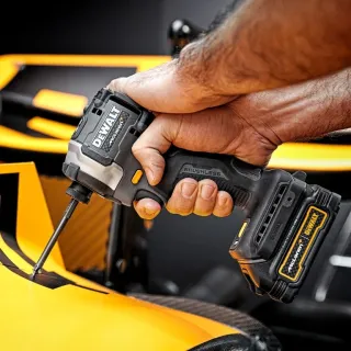 Акумулаторен гайковерт DeWALT DCF85ME2GT-QW/ 18V/ 2x1.7 Ah Акумулаторен гайковерт DeWALT DCF85ME2GT-QW/ 18V/ 2x1.7 Ah