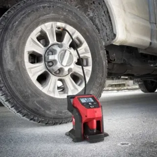 Акумулаторен компресор Milwaukee M12BI-0/ 12V