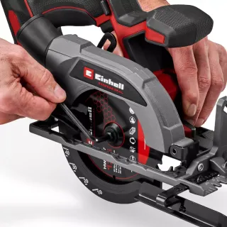 Акумулаторен ръчен циркуляр + диск Einhell TP-CS 18/136-C Li BL/ 18 V Акумулаторен ръчен циркуляр + диск Einhell TP-CS 18/136-C Li BL/ 18 V