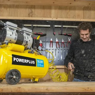 Компресор за въздух + аксесоари Power Plus POWX17260S/ 750W/ 24л