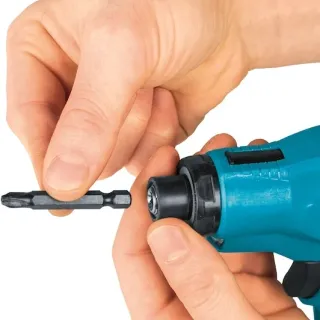 Акумулаторен винтоверт Makita DFT045FMZ/ 14.4V