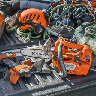 Бензинов верижен трион Husqvarna T525/ 1100W Бензинов верижен трион Husqvarna T525/ 1100W