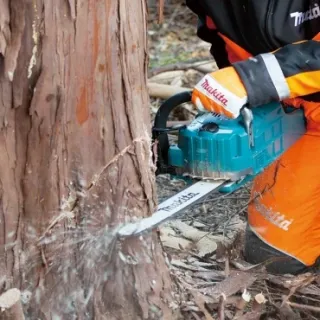 Акумулаторен верижен трион Makita UC015GT101/ 40V / 5.0Ah/ XGT Акумулаторен верижен трион Makita UC015GT101/ 40V / 5.0Ah/ XGT