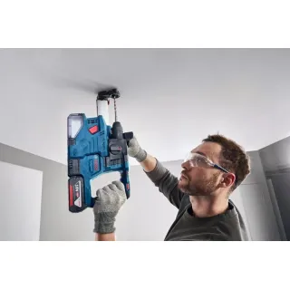 Комплект Bosch жираф GTR 550 + прахосмукачка GAS 35 L AFC + акум. перфоратор GBH 185-LI + лампа GLI 18V-10000 C