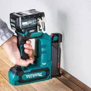 Aкумулаторен такер за пирони Makita PT001GZ XGT/ 40V