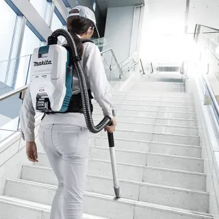Портативна акумулаторна прахосмукачка за гръб Makita VC008GZ/ 40V