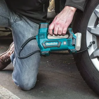 Акумулаторен компресор Makita MP100DZ/ 12V