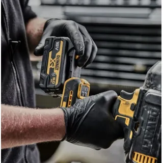 Акумулаторен ударен гайковерт DeWALT DCF922N/ 18V