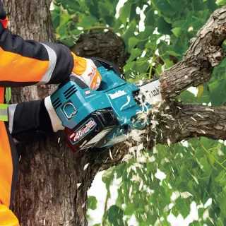 Акумулаторен верижен трион Makita UC004GM101/ 40V/ 4.0Ah/ XGT Акумулаторен верижен трион Makita UC004GM101/ 40V/ 4.0Ah/ XGT