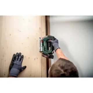 Промо комплект акумулаторен прободен трион и оберфреза с батерии и зарядно + сак Metabo P00435/ 18V/ 2х4Ah Промо комплект акумулаторен прободен трион и оберфреза с батерии и зарядно + сак Metabo P00435/ 18V/ 2х4Ah