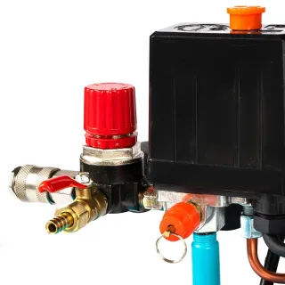 Бутален маслен компресор Detoolz DZ-C332/ 1500W/ 24 л
