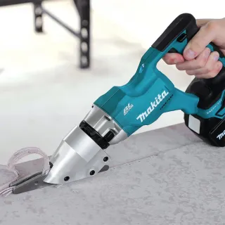 Акумулаторна ножица за фиброцимент Makita DJS800Z/ 18V