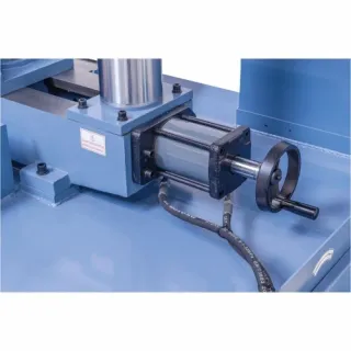 Двуколонна лентоотрезна машина BERNARDO CBS 400/ 3.7kW Двуколонна лентоотрезна машина BERNARDO CBS 400/ 3.7kW