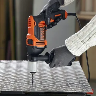 Ударна бормашина Black and Decker BEH850K/ 850W Ударна бормашина Black and Decker BEH850K/ 850W