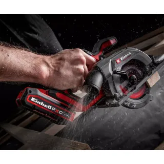 Акумулаторен ръчен циркуляр + диск Einhell TP-CS 18/136-C Li BL/ 18 V Акумулаторен ръчен циркуляр + диск Einhell TP-CS 18/136-C Li BL/ 18 V