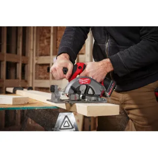 Акумулаторен ръчен циркуляр MIlwaukee M12 FCS442-502X/ 12V/ 2x5Ah