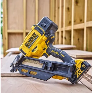 Акумулаторен такер Dewalt DCN930N/ 18V