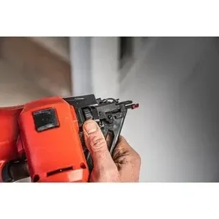 Акумулаторен такер MILWAUKEE M18FN15GA-0X/ 18V