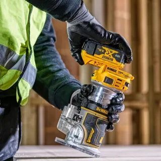 Акумулаторна оберфреза DeWALT DCW604NT, 6.35 мм, 16 000-25 500 об./мин