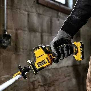 Акумулаторен саблен трион DeWALT DCS312D2-QW/ 12V/ 2x2Ah