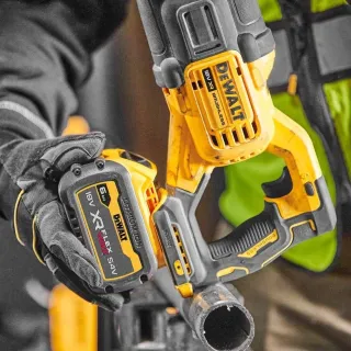 Акумулаторен саблен трион DeWALT DCS386NT/ 54V