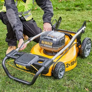 Акумулаторна косачка DeWALT DCMW564P2 36 V, 2.5 Ah