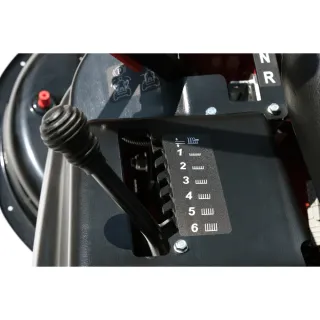 Тракторна косачка Yato YT-85553/ 15 к.с. Тракторна косачка Yato YT-85553/ 15 к.с.