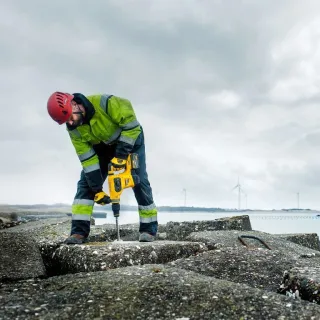 Акумулаторен перфоратор SDS-max DeWALT DCH481N-XJ/ 54/18V