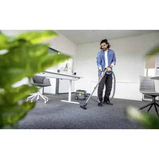 Прахосмукачка за сухо почистване Karcher T 10/1 Adv + дюза за паркет/ 585W