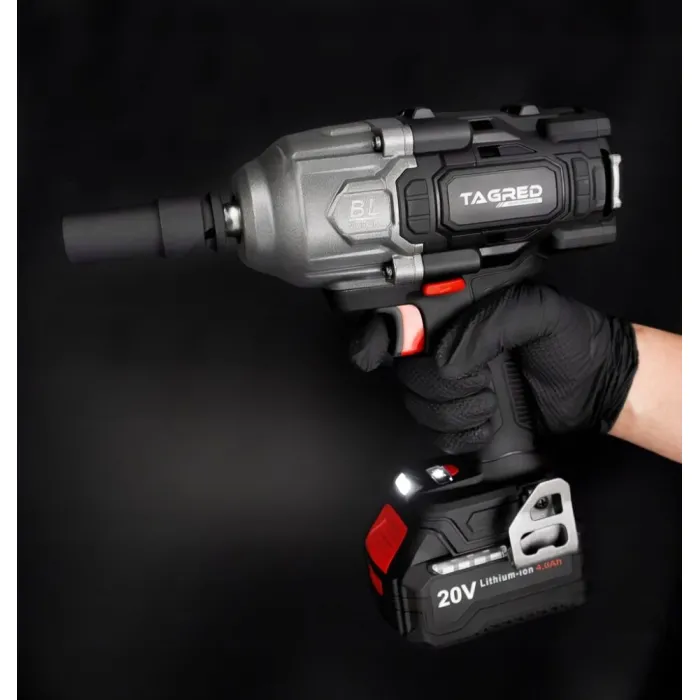Акумулаторен безчетков ударен гайковерт TAGRED TA8000/ 20V/ 2x4Ah