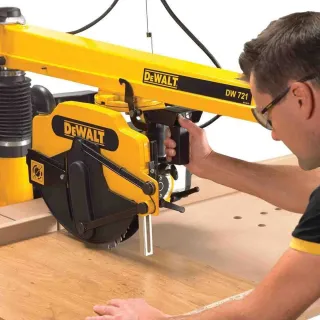 Радиален циркуляр DeWALT DW721KN-QS/ 2kW Радиален циркуляр DeWALT DW721KN-QS/ 2kW