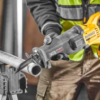 Акумулаторен саблен трион DeWALT DCS386NT/ 54V