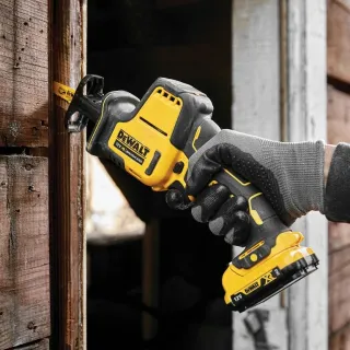 Акумулаторен саблен трион DeWALT DCS312D2-QW/ 12V/ 2x2Ah