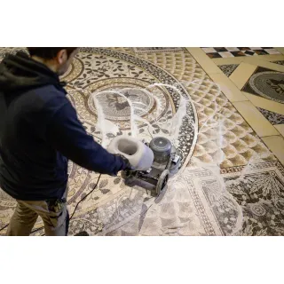 Еднодискова подопочистваща машина Karcher BDS 43/Orbital C/ 1100W Еднодискова подопочистваща машина Karcher BDS 43/Orbital C/ 1100W