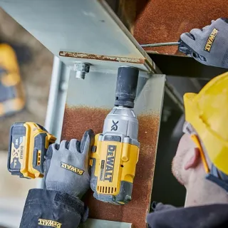 Акумулаторен ударен гайковерт DeWALT DCF897NT-XJ/ 18V Акумулаторен ударен гайковерт DeWALT DCF897NT-XJ/ 18V