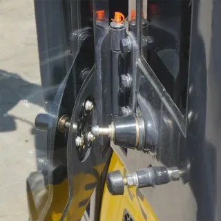 Верижен мини багер с чупеща стрела и кабина Cimex CHE12RS-CAB-SB/ 11.6 к.с.