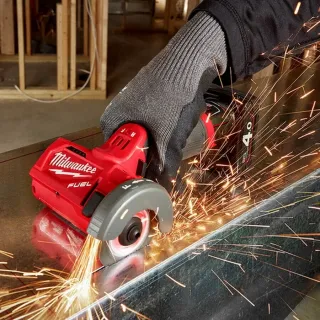 Комплект акумулаторни машини +  аксесоари MIlwaukee M12FPP4A2-423B / 12V set